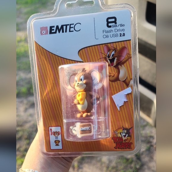 EMTEC Flash Memory 8Gb Cartoons - Picture 1 of 4